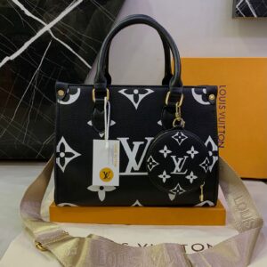 Louis Vuitton Handbag – Black